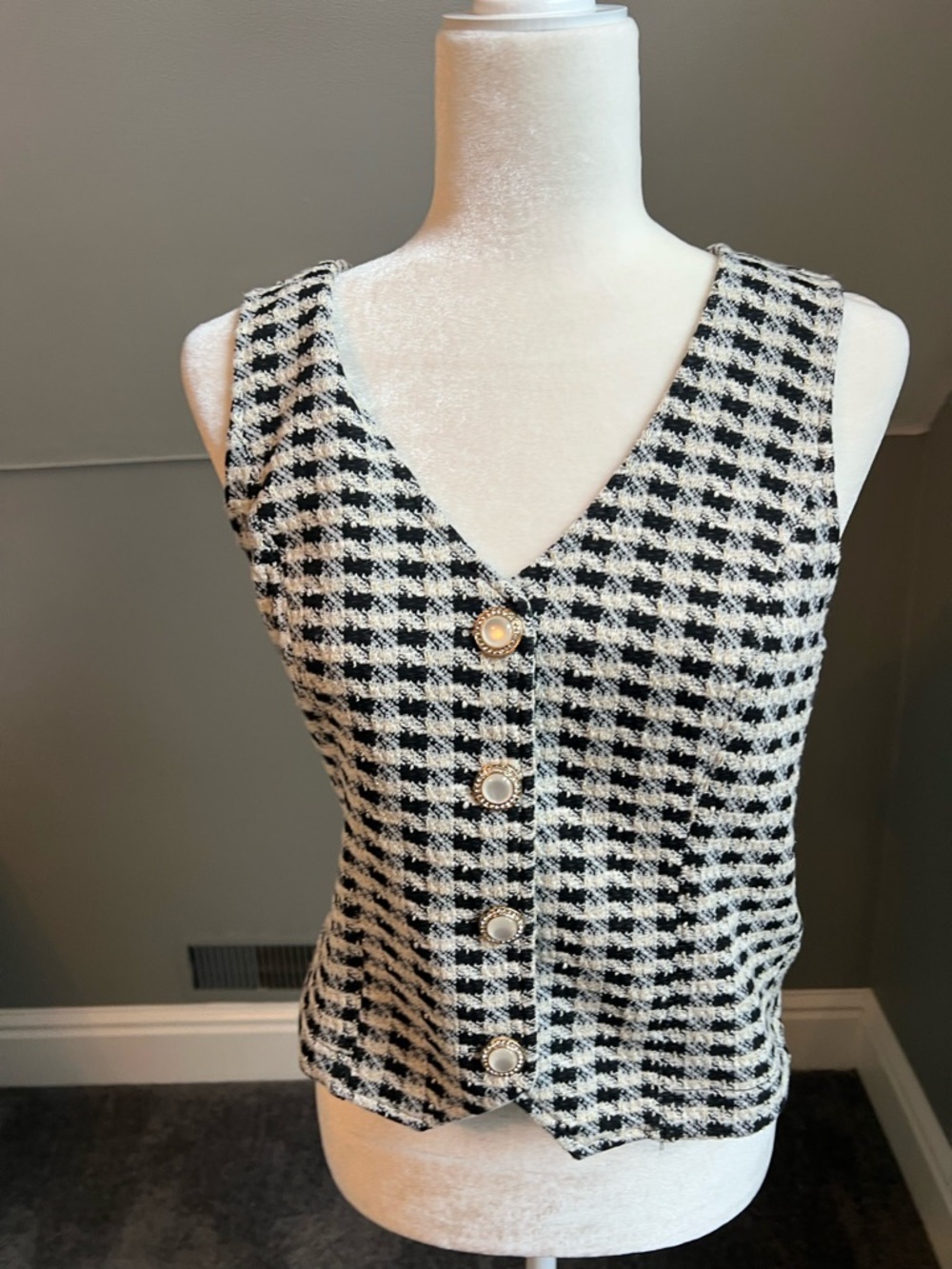 Porridge Women's Houndstooth Button-Up Vest